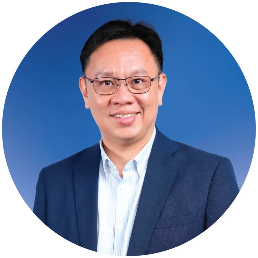 ศาสตราจารย์ ดร.นภดล ร่มโพธิ์